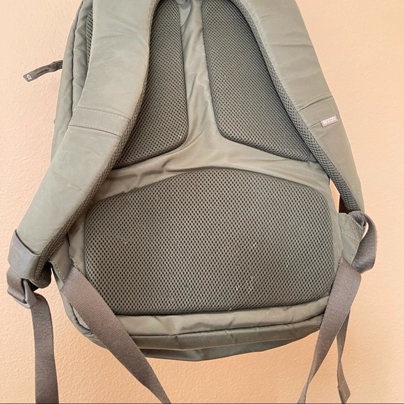 Incase Paul Rodriguez Signature green backpack - Picture 7 of 11